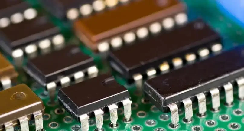 Leaded component and through-hole interface