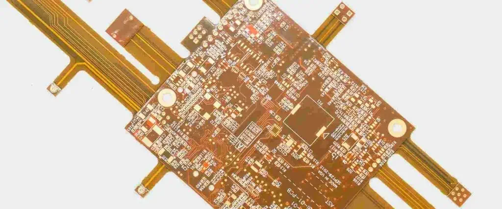Dense patterned flexible circuit panel