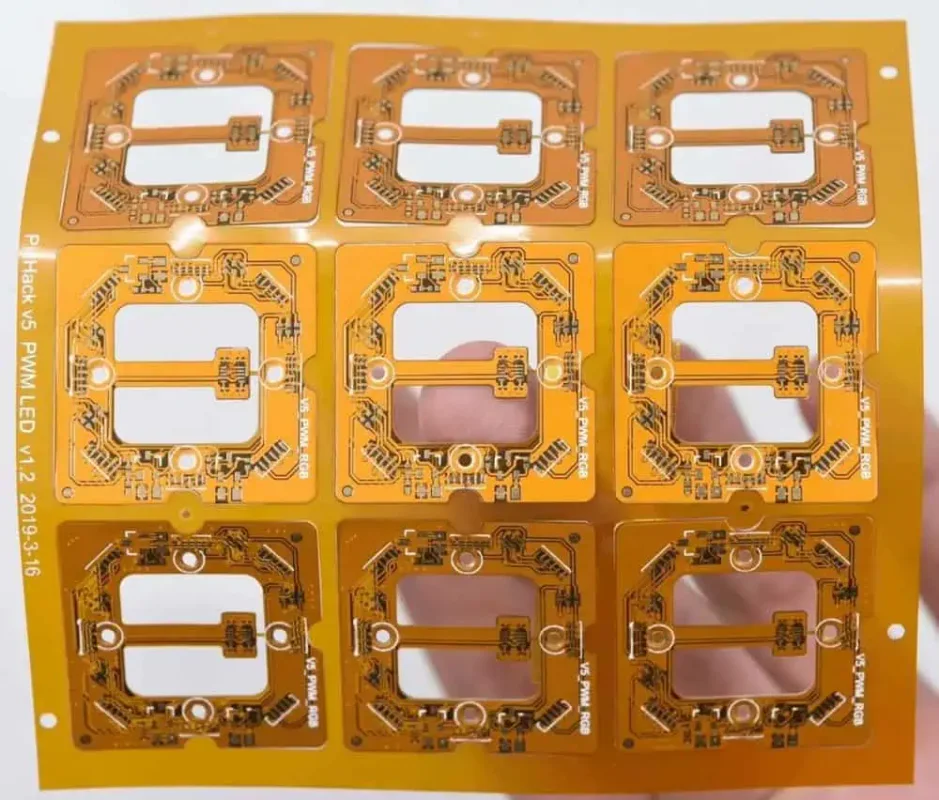 Panelized flexible circuit outlines