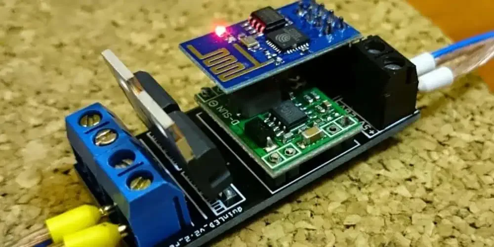 Small controller board with a radio module and terminal connections