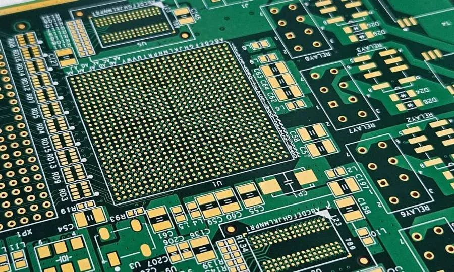 Fine-pitch circuit-board pad array
