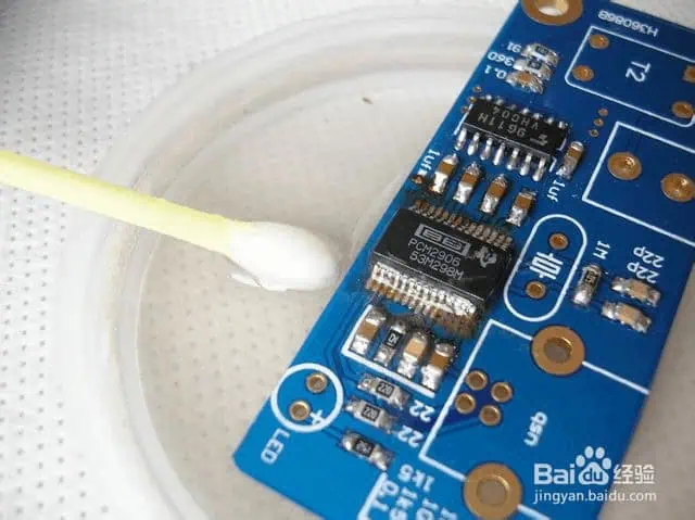 How to solder the chip components-Cleaning Solder Resist