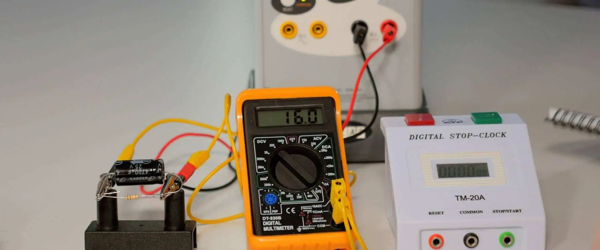 How to Discharge a Capacitor