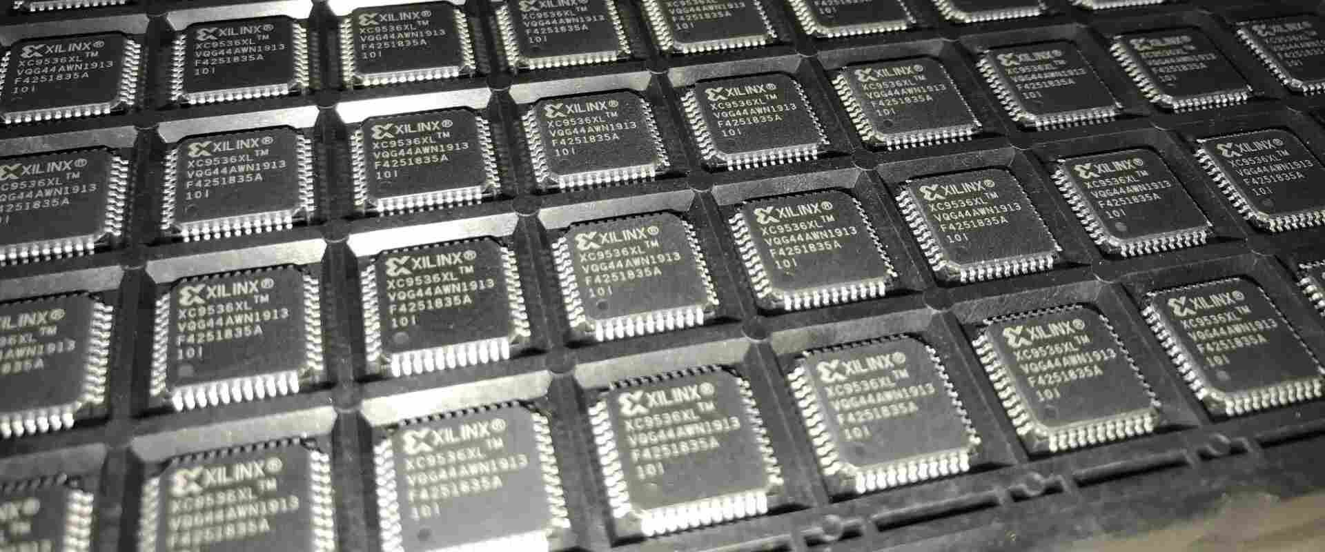 Xilinx XC3S250E-4VQG100I